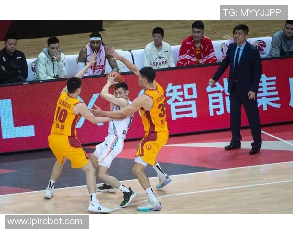 腾讯体育今日直播：CBA篮球与足球内容区别